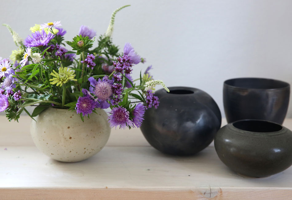 Mise en fleur d'une exposition céramique