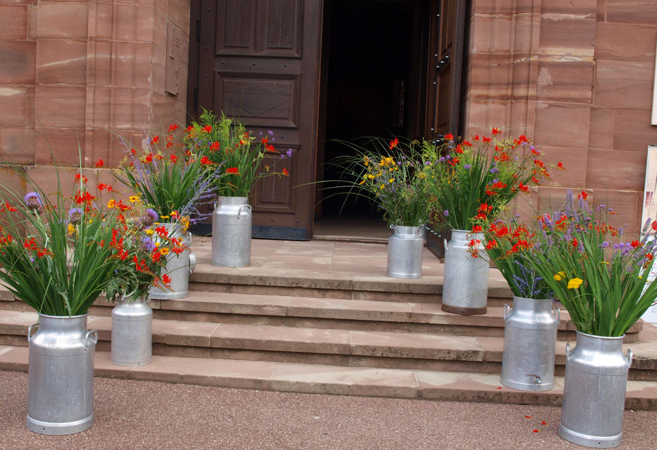 Grands bouquets pour un mariage fermier
